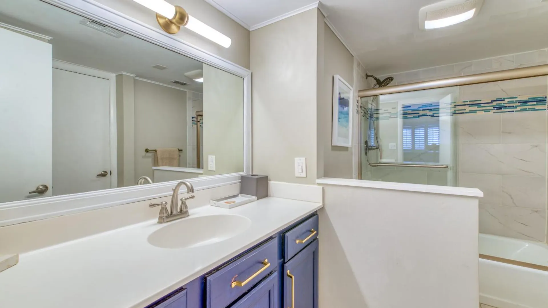 Beach House Condominiums C302 - Beachfront With Pool, Wifi, & Beach Service Destin United States