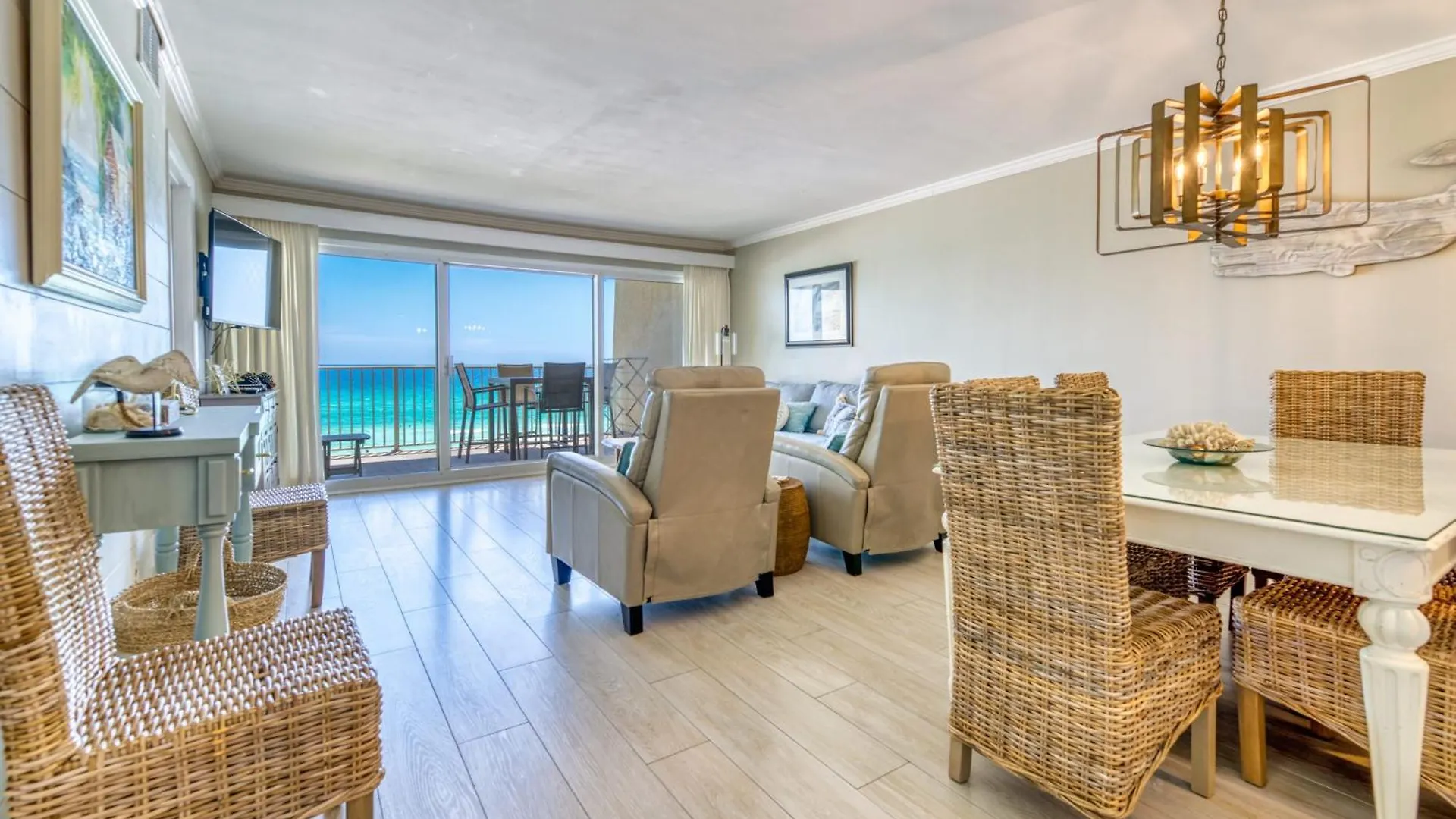 Beach House Condominiums C302 - Beachfront With Pool, Wifi, & Beach Service Destin
