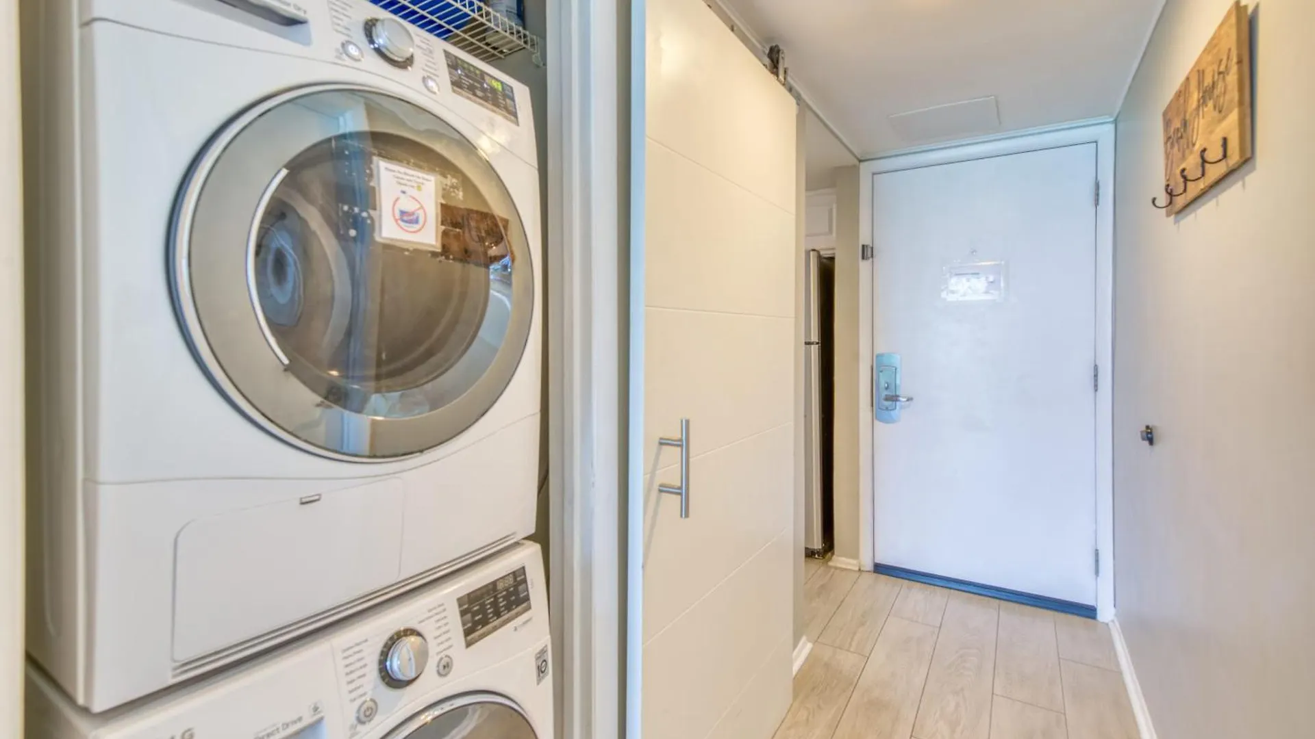Apartment Beach House Condominiums C302 - Beachfront With Pool, Wifi, & Beach Service Destin