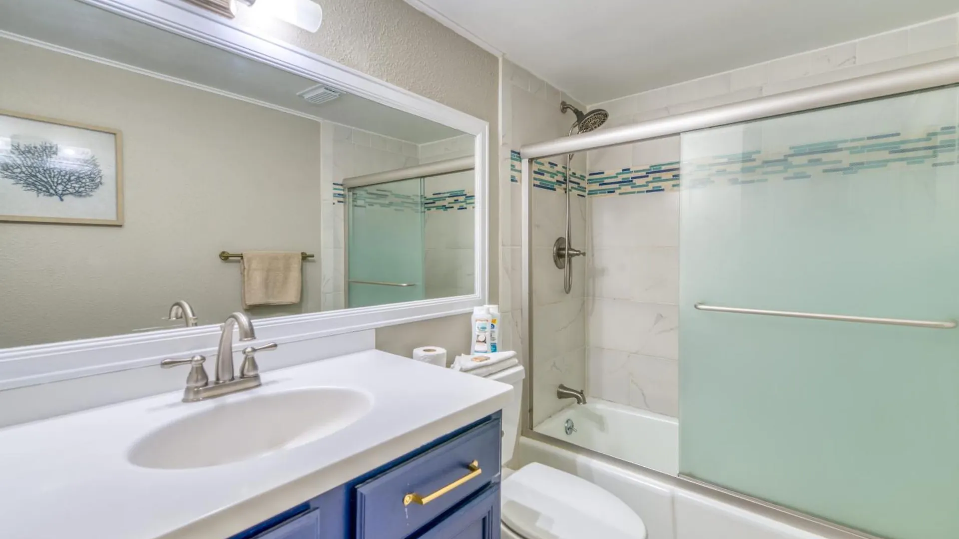 Apartment Beach House Condominiums C302 - Beachfront With Pool, Wifi, & Beach Service Destin