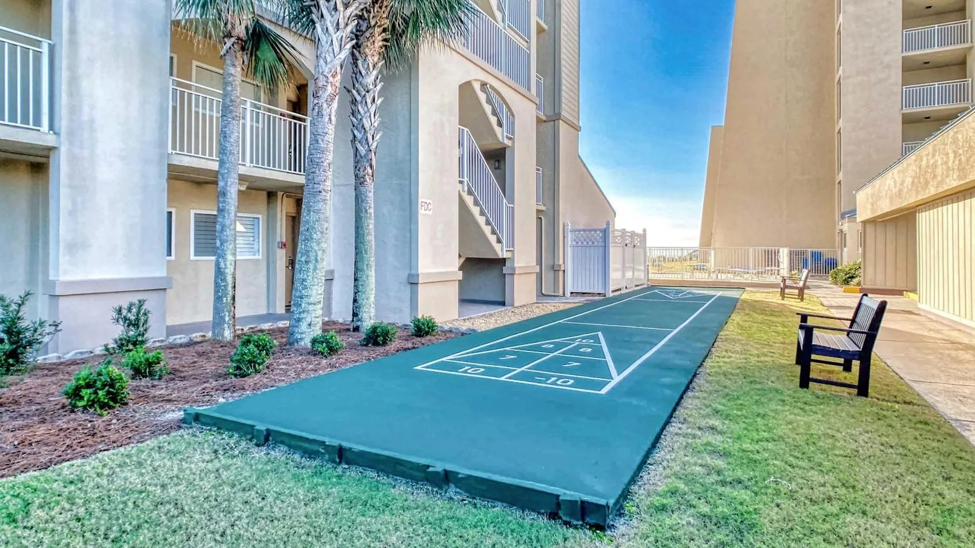 Beach House Condominiums C302 - Beachfront With Pool, Wifi, & Beach Service Destin