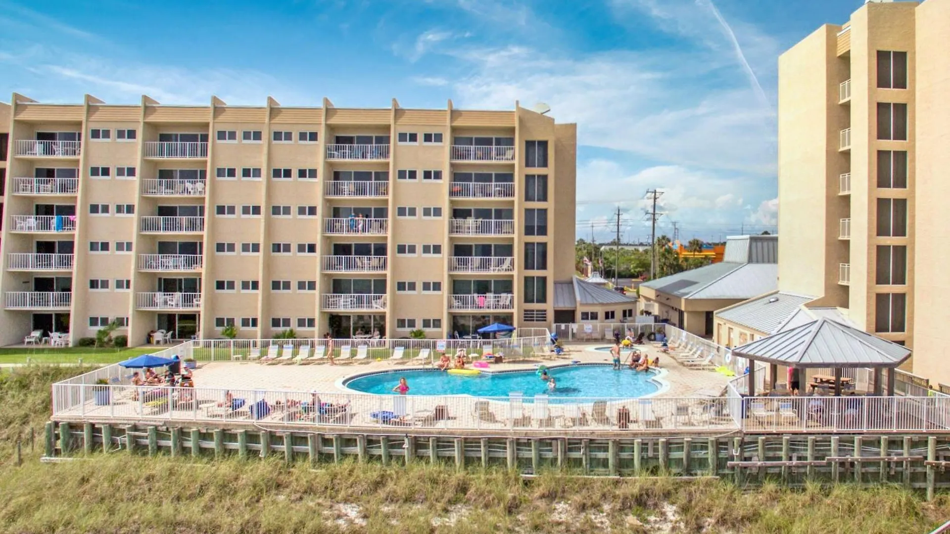 Beach House Condominiums C302 - Beachfront With Pool, Wifi, & Beach Service Destin