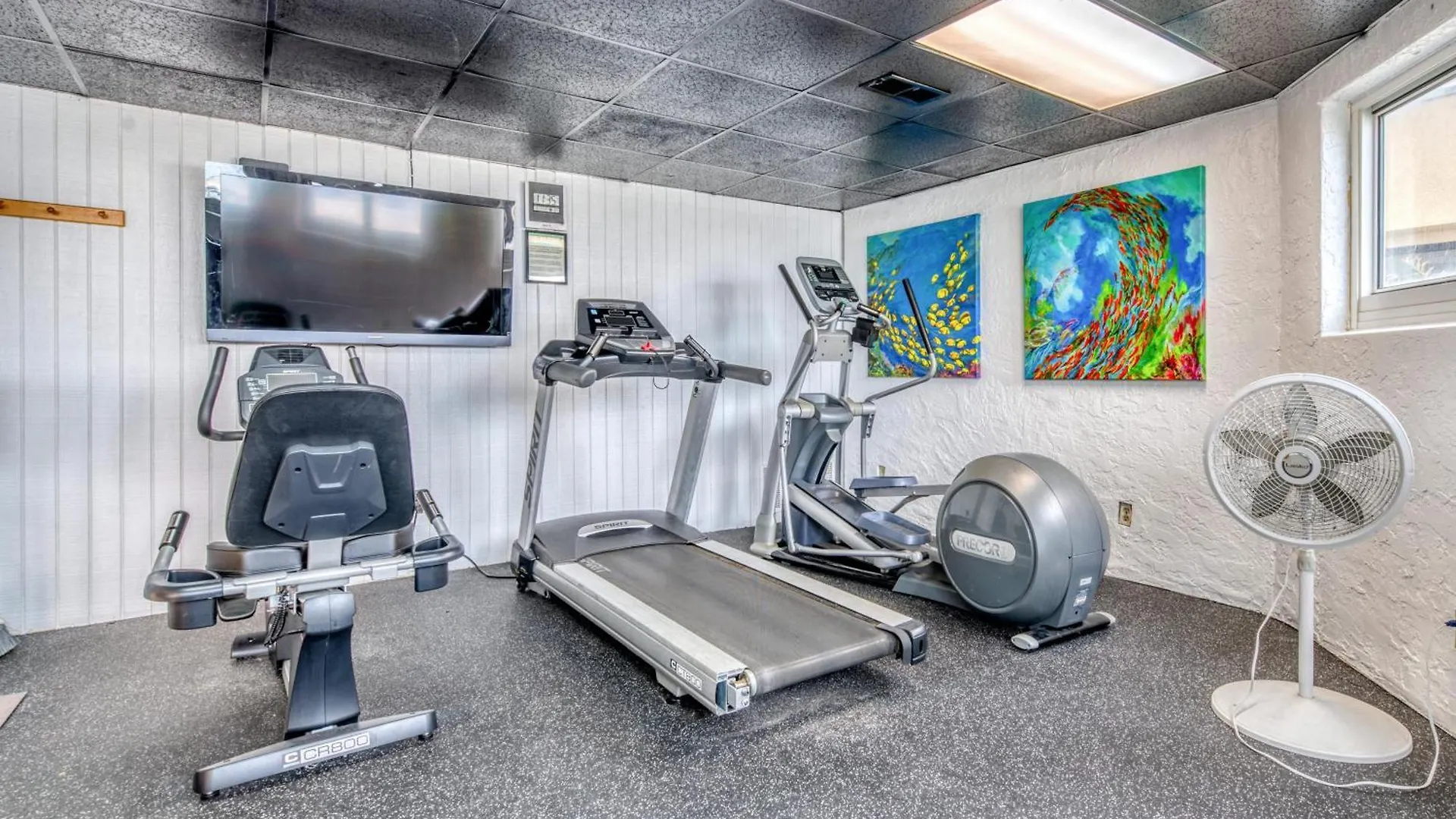 Beach House Condominiums C302 - Beachfront With Pool, Wifi, & Beach Service Destin Apartment